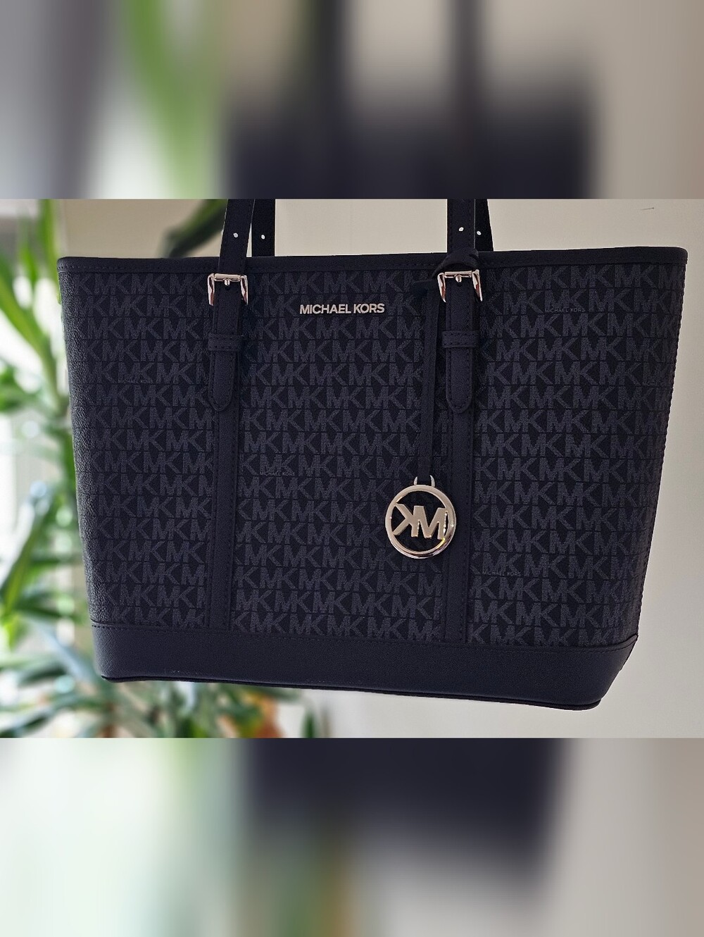 Michael Kors Navy Shoulder Bag, New Condition.